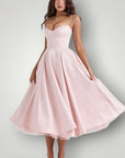 Elegantes Damenkleid für Hochzeitsgäste mit bequemem Schnitt - Nordic Boutique & Co.