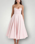 Elegantes Damenkleid für Hochzeitsgäste mit bequemem Schnitt - Nordic Boutique & Co.