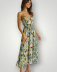 Midi - Kleid mit eleganter Silhouette für jeden Anlass - Nordic Boutique & Co.
