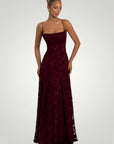 Schwarzes Maxikleid mit Eleganter Spitzenüberlagerung - Nordic Boutique & Co.