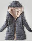Elegante Mid - Length Damenjacke mit Kapuze - Nordic Boutique & Co.