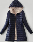 Elegante Mid - Length Damenjacke mit Kapuze - Nordic Boutique & Co.