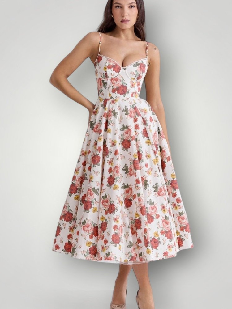 Elegantes Damenkleid für Hochzeitsgäste mit bequemem Schnitt - Nordic Boutique &amp; Co.