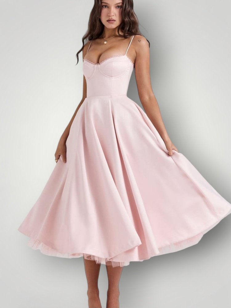 Elegantes Damenkleid für Hochzeitsgäste mit bequemem Schnitt - Nordic Boutique &amp; Co.