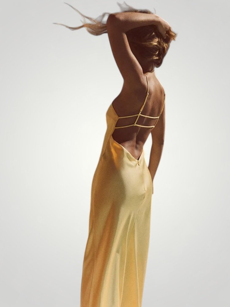 Elegantes Damenkleid mit Verführerischem V - Ausschnitt - Nordic Boutique & Co.