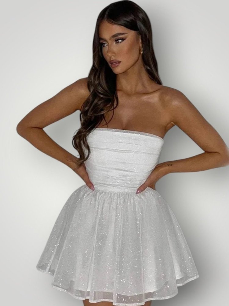 Elegantes kurzes Minikleid mit funkelndem Stil - Nordic Boutique &amp; Co.