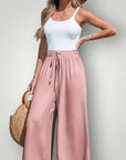 Hochtaillierte Hosen für elegante Silhouetten - Nordic Boutique & Co.