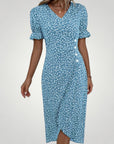 V - Ausschnitt Kleid mit Vintage - Blumenmuster, Femininer Stil - Nordic Boutique & Co.