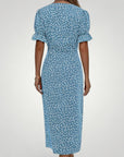 V - Ausschnitt Kleid mit Vintage - Blumenmuster, Femininer Stil - Nordic Boutique & Co.