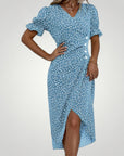 V - Ausschnitt Kleid mit Vintage - Blumenmuster, Femininer Stil - Nordic Boutique & Co.