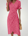 V - Ausschnitt Kleid mit Vintage - Blumenmuster, Femininer Stil - Nordic Boutique & Co.