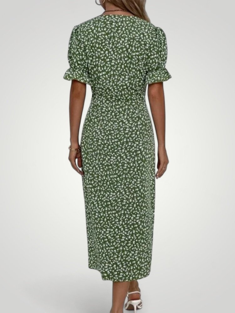 V - Ausschnitt Kleid mit Vintage - Blumenmuster, Femininer Stil - Nordic Boutique & Co.