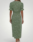 V - Ausschnitt Kleid mit Vintage - Blumenmuster, Femininer Stil - Nordic Boutique & Co.